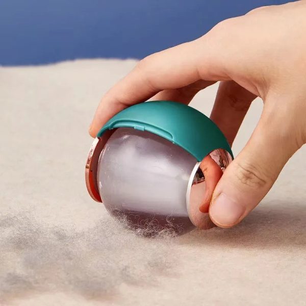 petwhisk-sphere-the-pocket-sized-pet-hair-buster